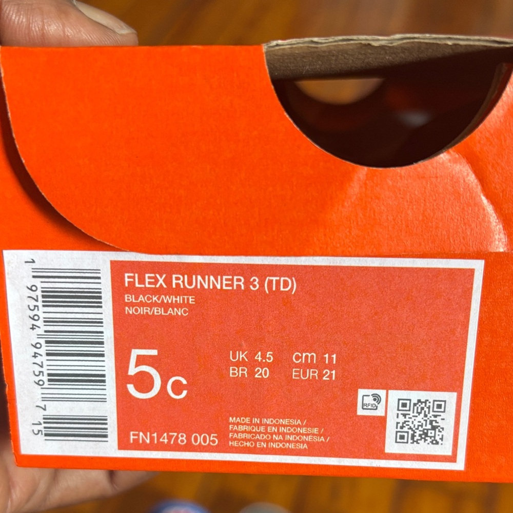 Nike Flex Runner 3 TD Black and White